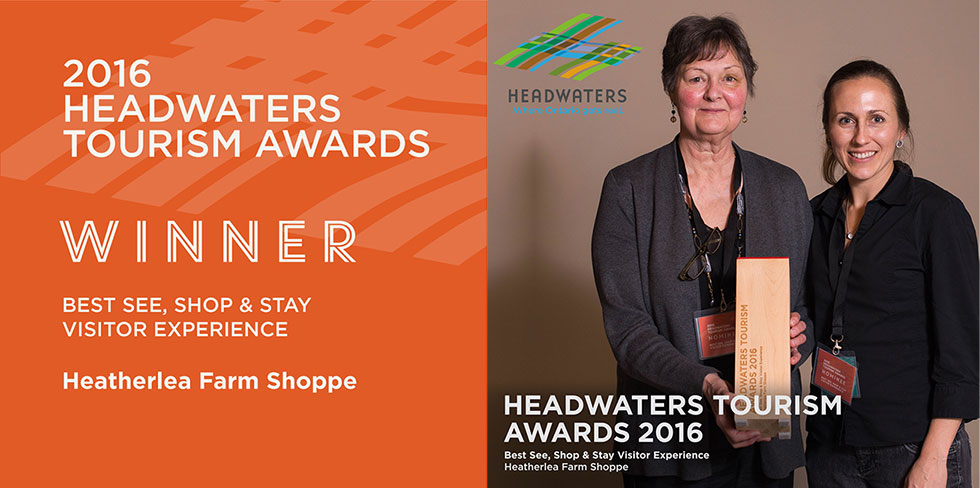 Heatherlea Farm Shoppe receiving 2016 Headwaters Tourism award